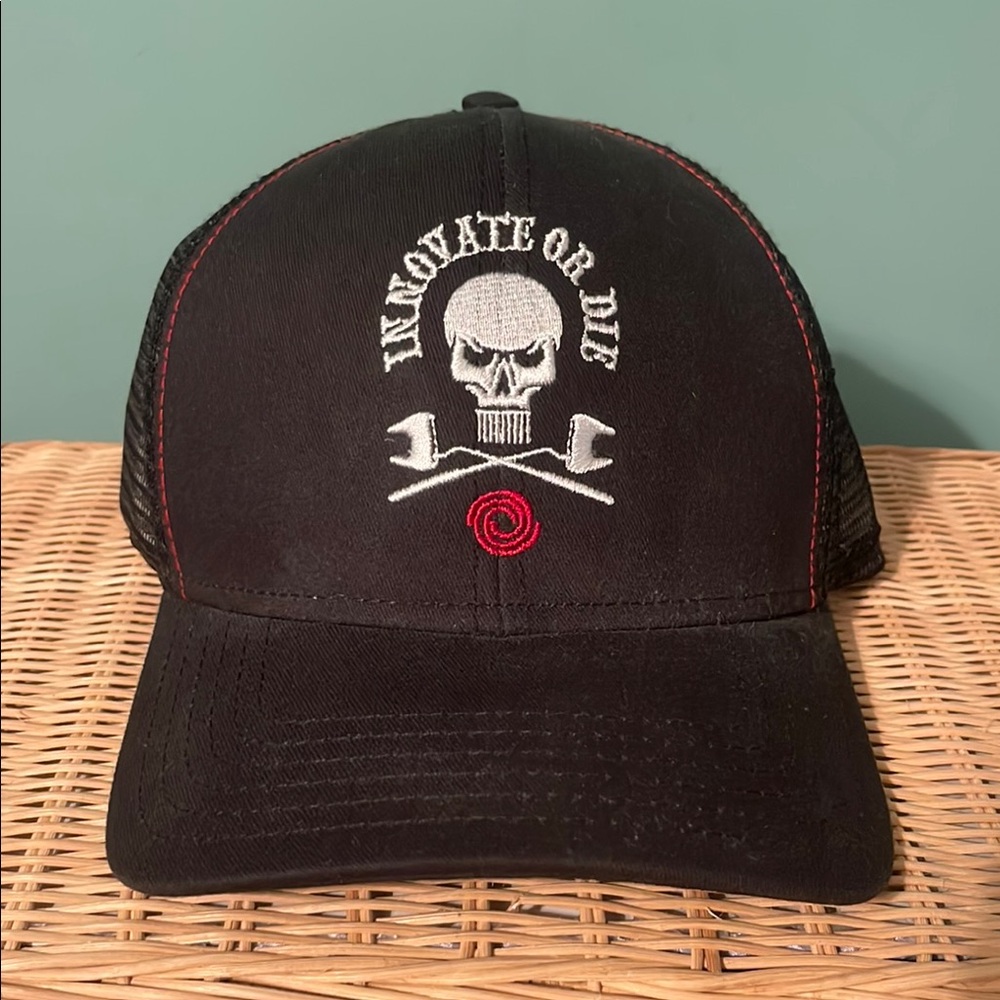 NWT Callaway Limited Edition ‘Innovate or Die’ Trucker Golf Cap
